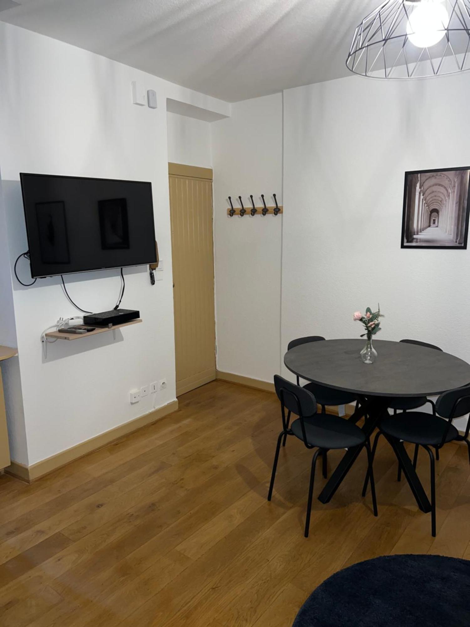 Appartement Dijon Le Zola, Avec Parking Prive Sur Demande Payant Sur Place Esterno foto